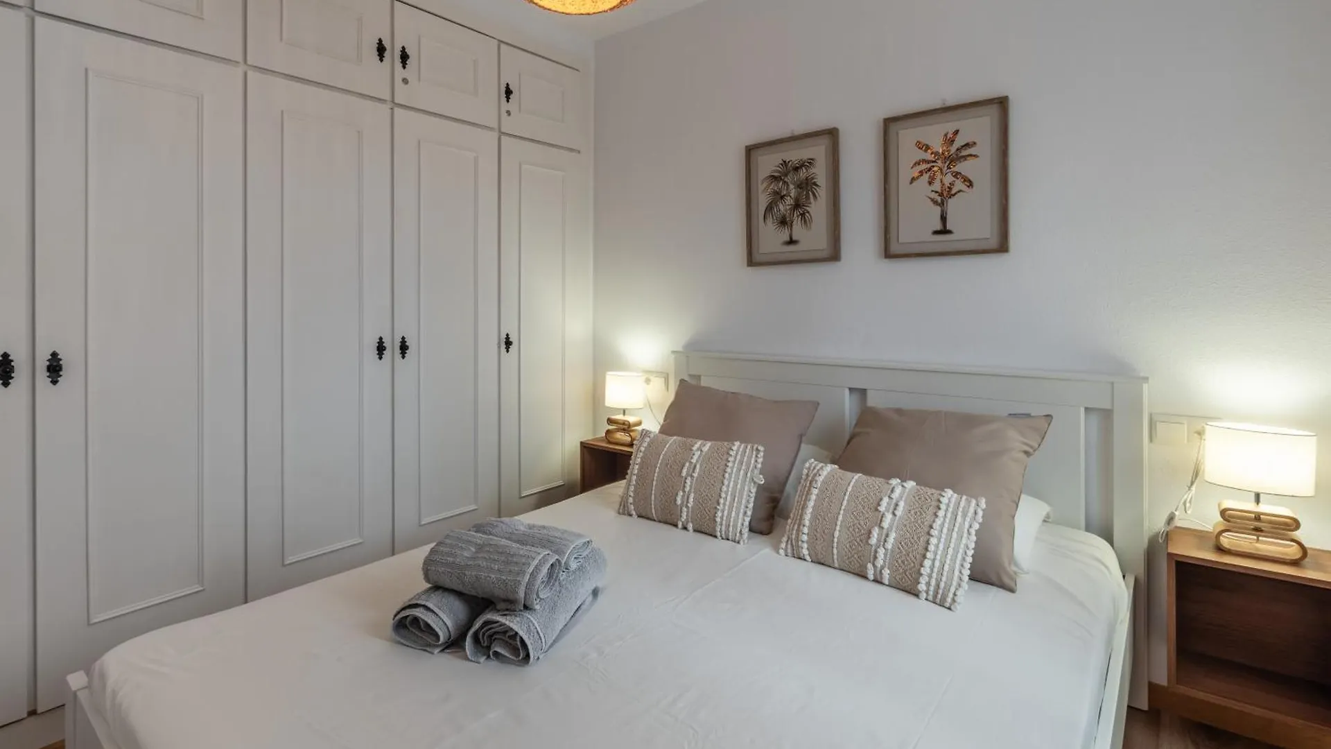 Renovated Apartment On Beachside With Pool Nerja