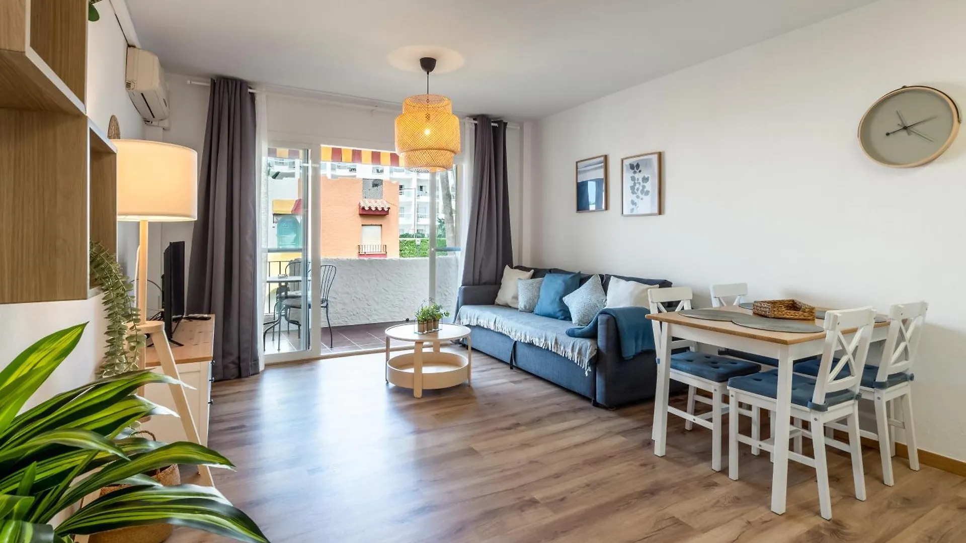 Renovated Apartment On Beachside With Pool Nerja Spain