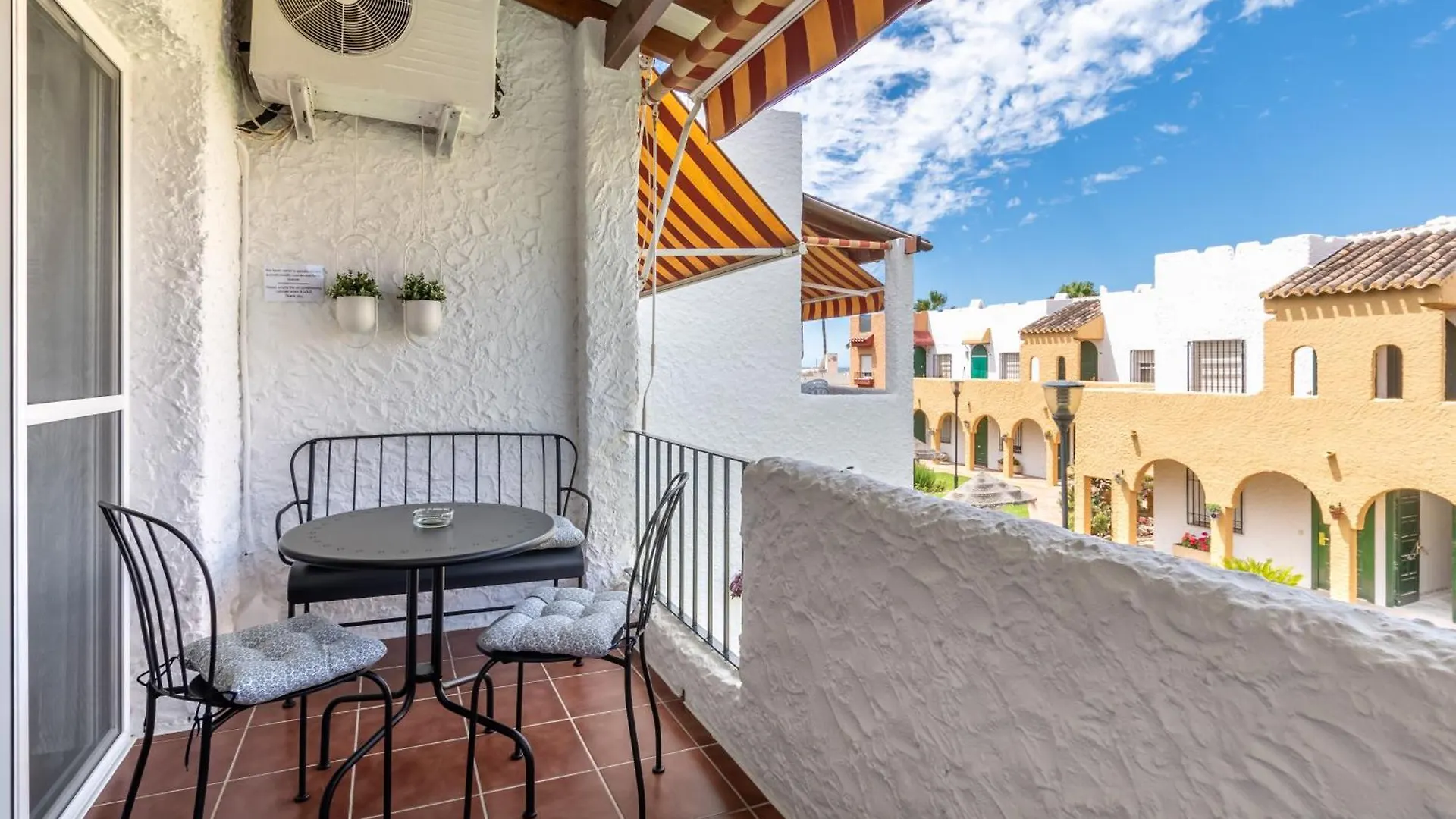 Renovated Apartment On Beachside With Pool Nerja