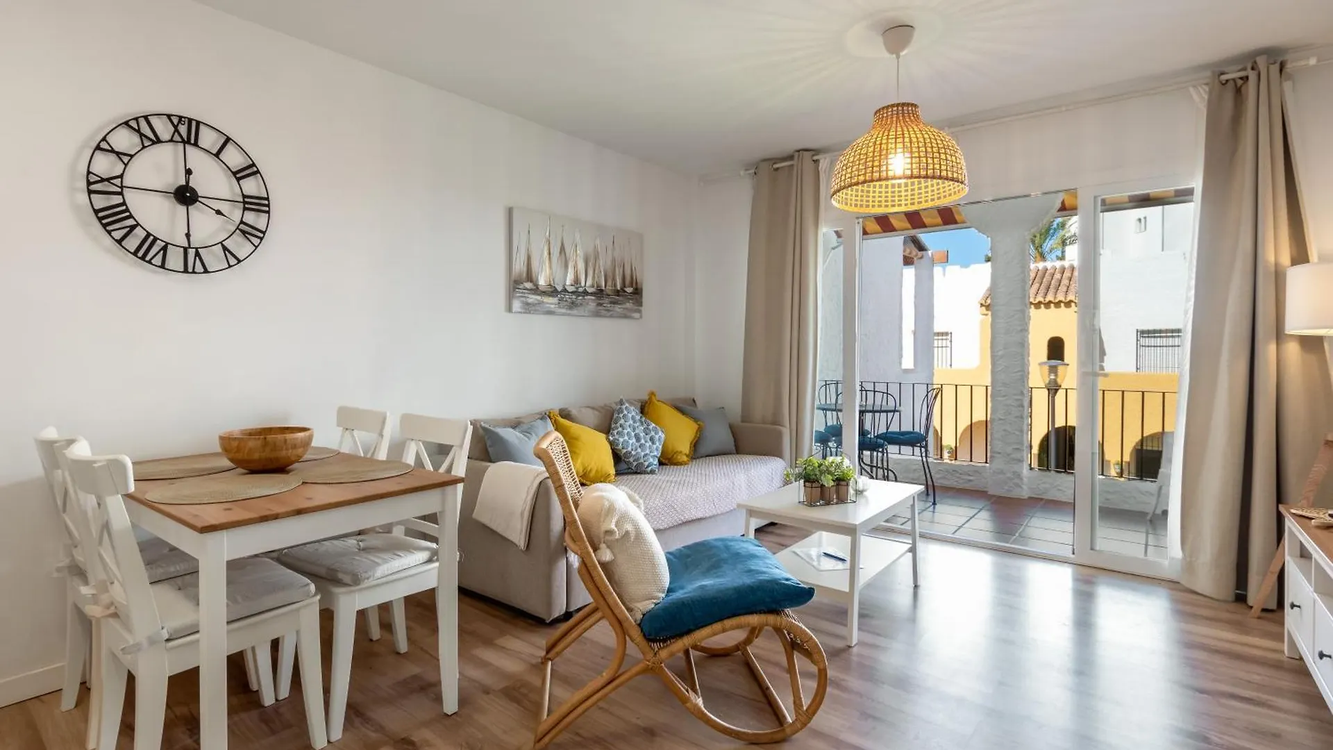 Renovated Apartment On Beachside With Pool Nerja