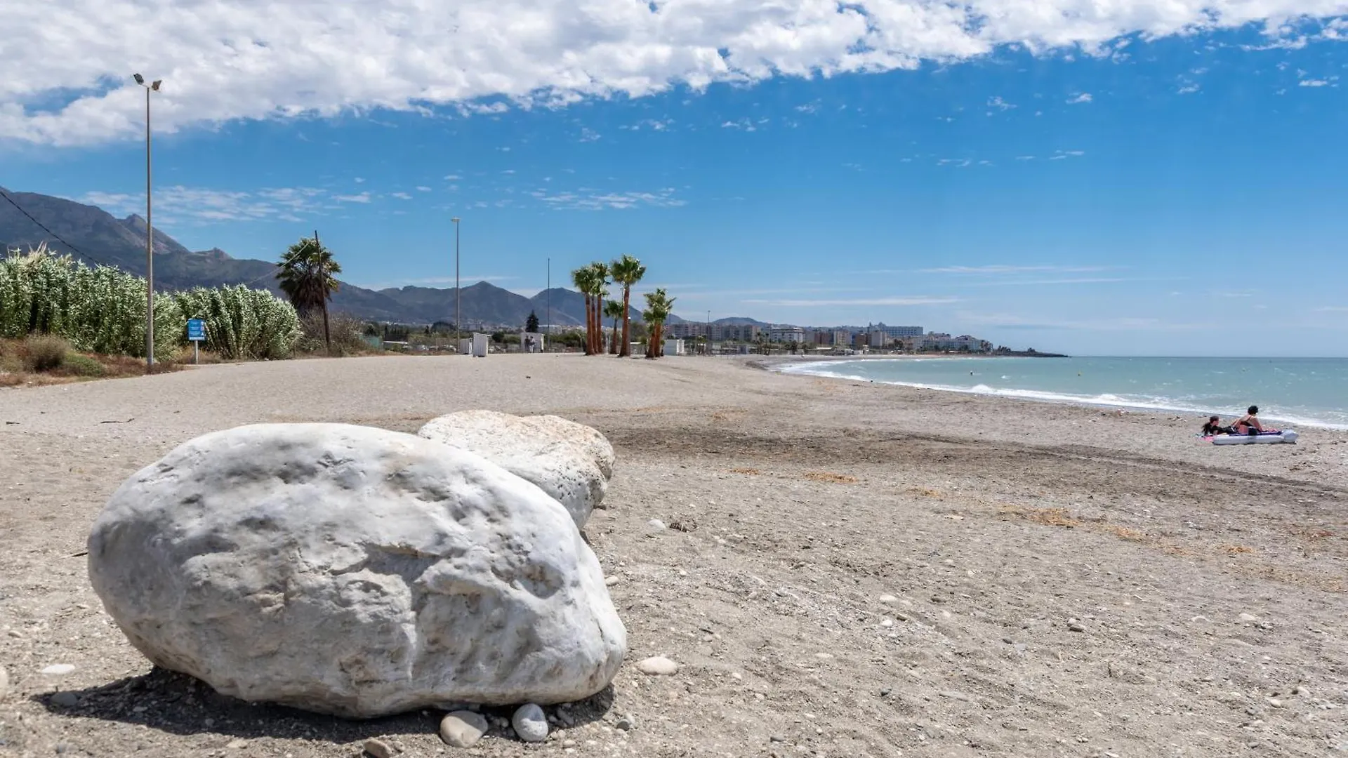 Renovated Apartment On Beachside With Pool Nerja