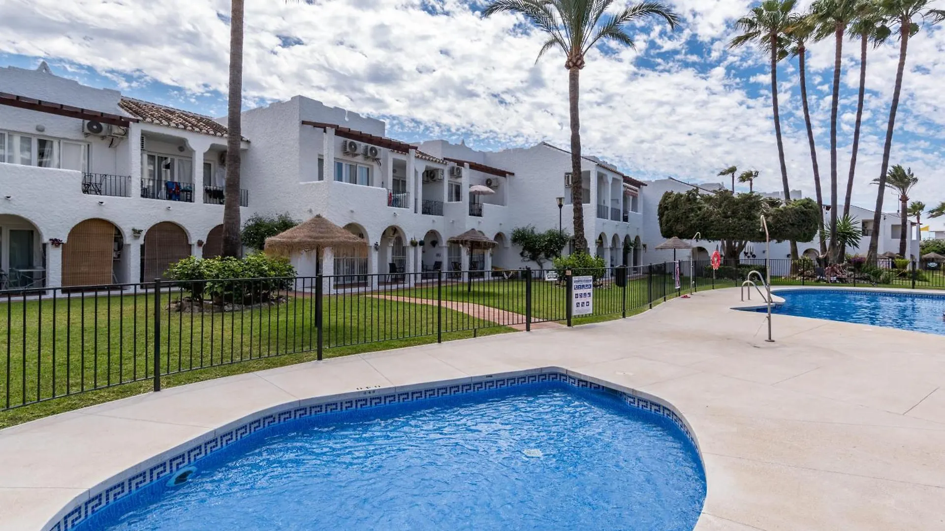 Renovated Apartment On Beachside With Pool Nerja