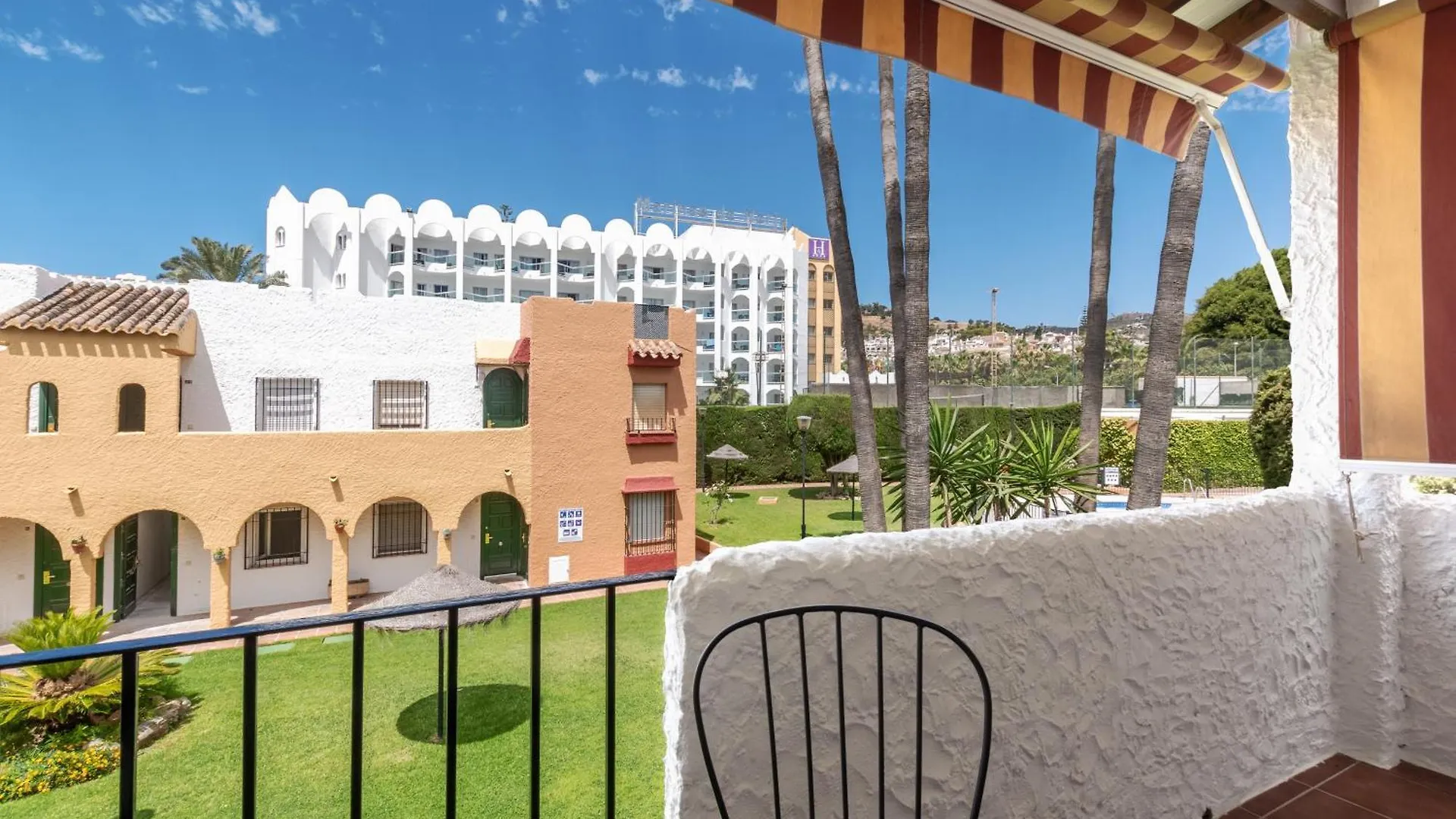Renovated Apartment On Beachside With Pool Nerja Ισπανία